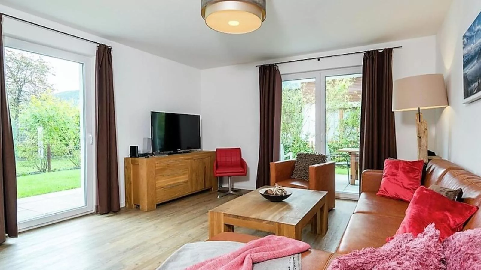 Miranda II-Living room