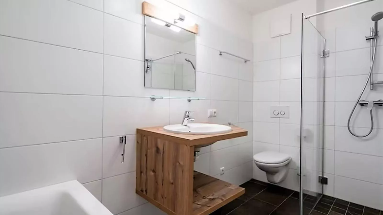 Miranda II-Bathroom