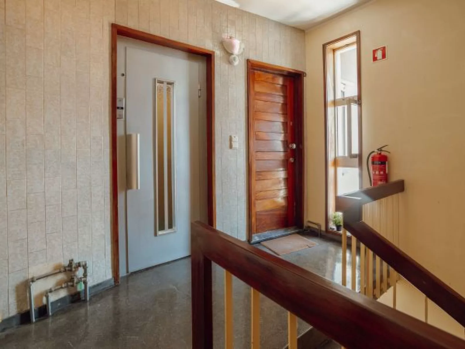 DOWNTOWN CLASSIC WITH TERRACE by VACATIONY