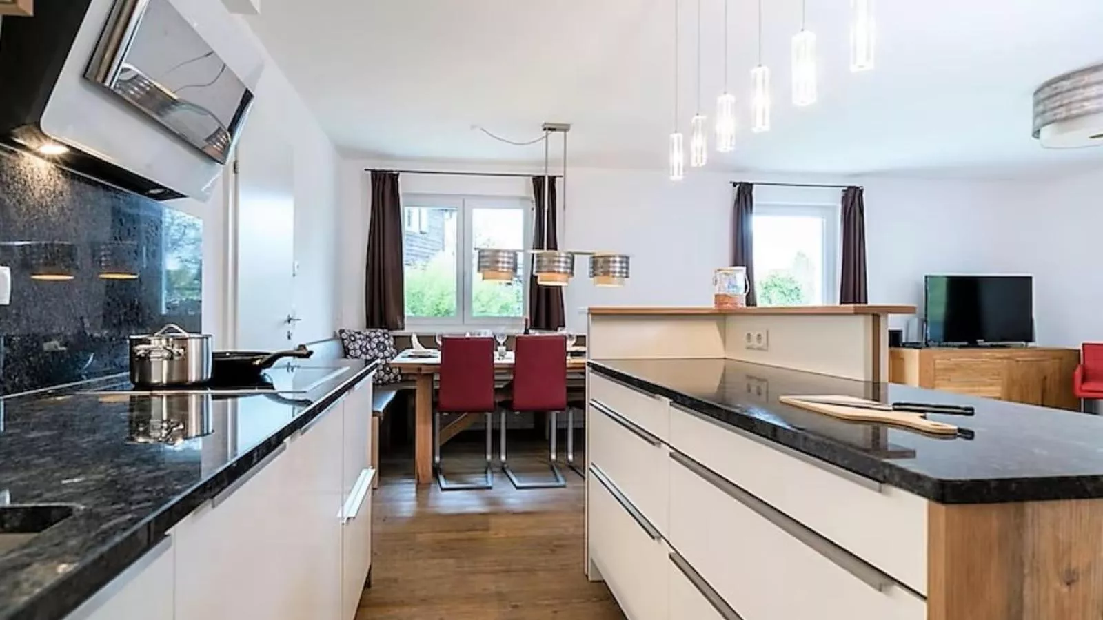 Miranda II-Kitchen