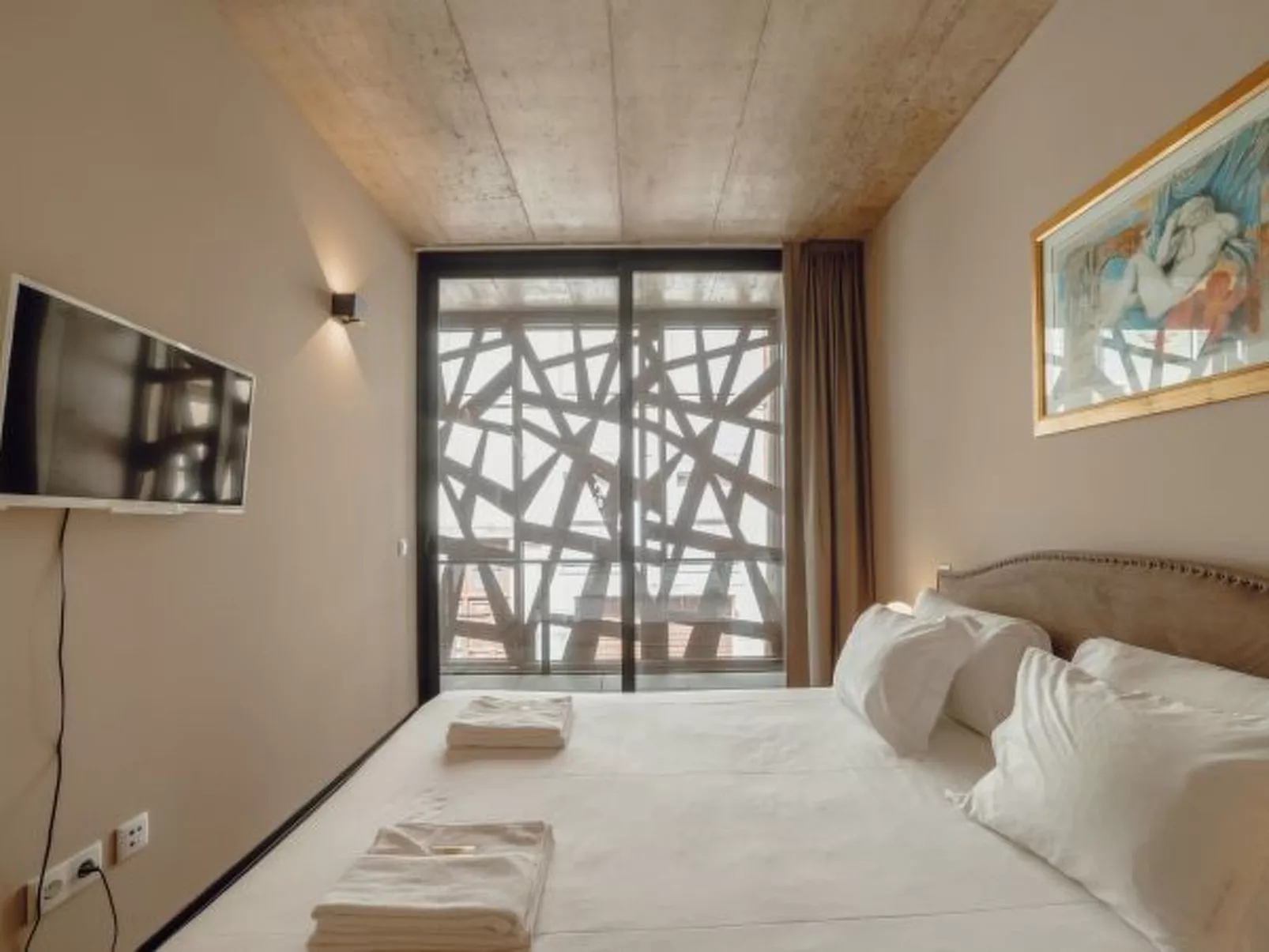 CITY CENTER PREMIUM with GARAGE by VACATIONY