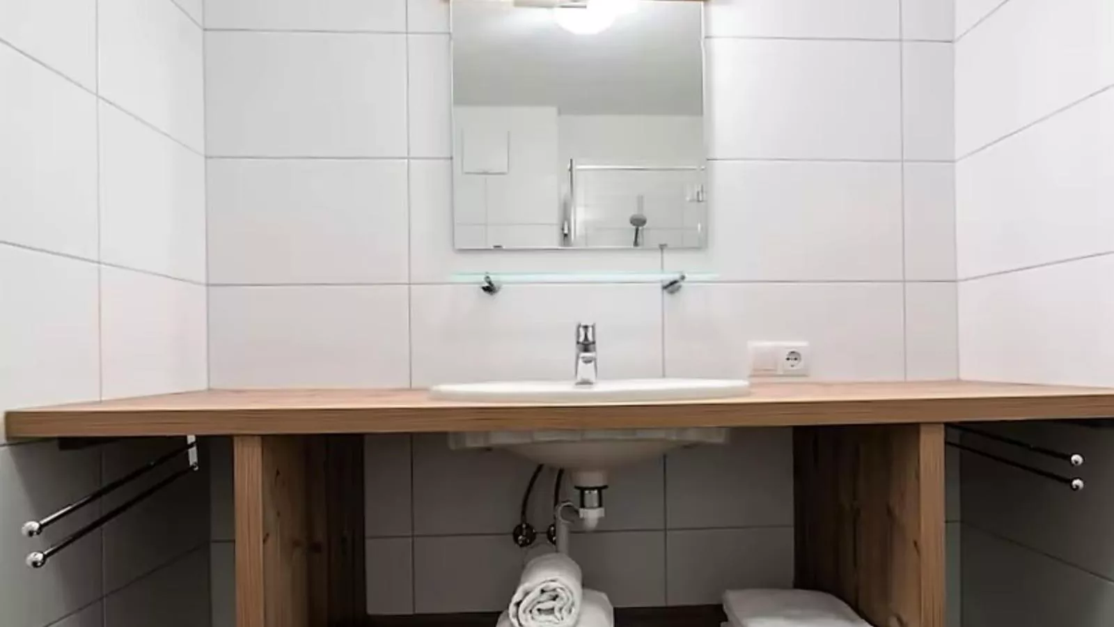 Miranda II-Bathroom