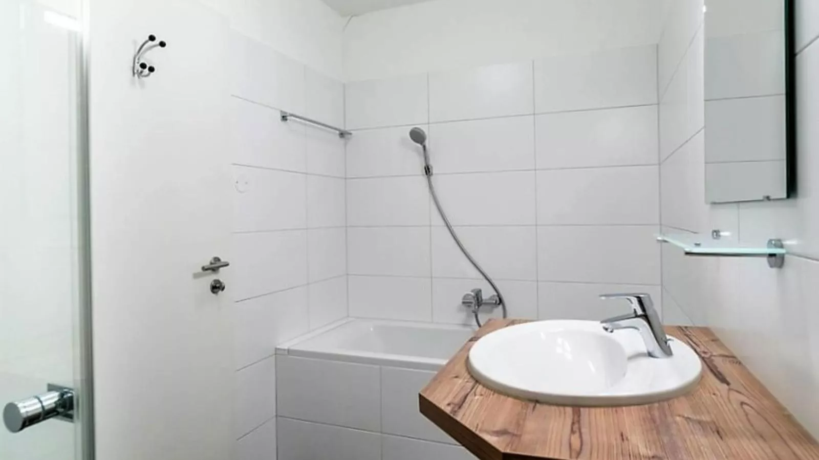 Miranda II-Bathroom