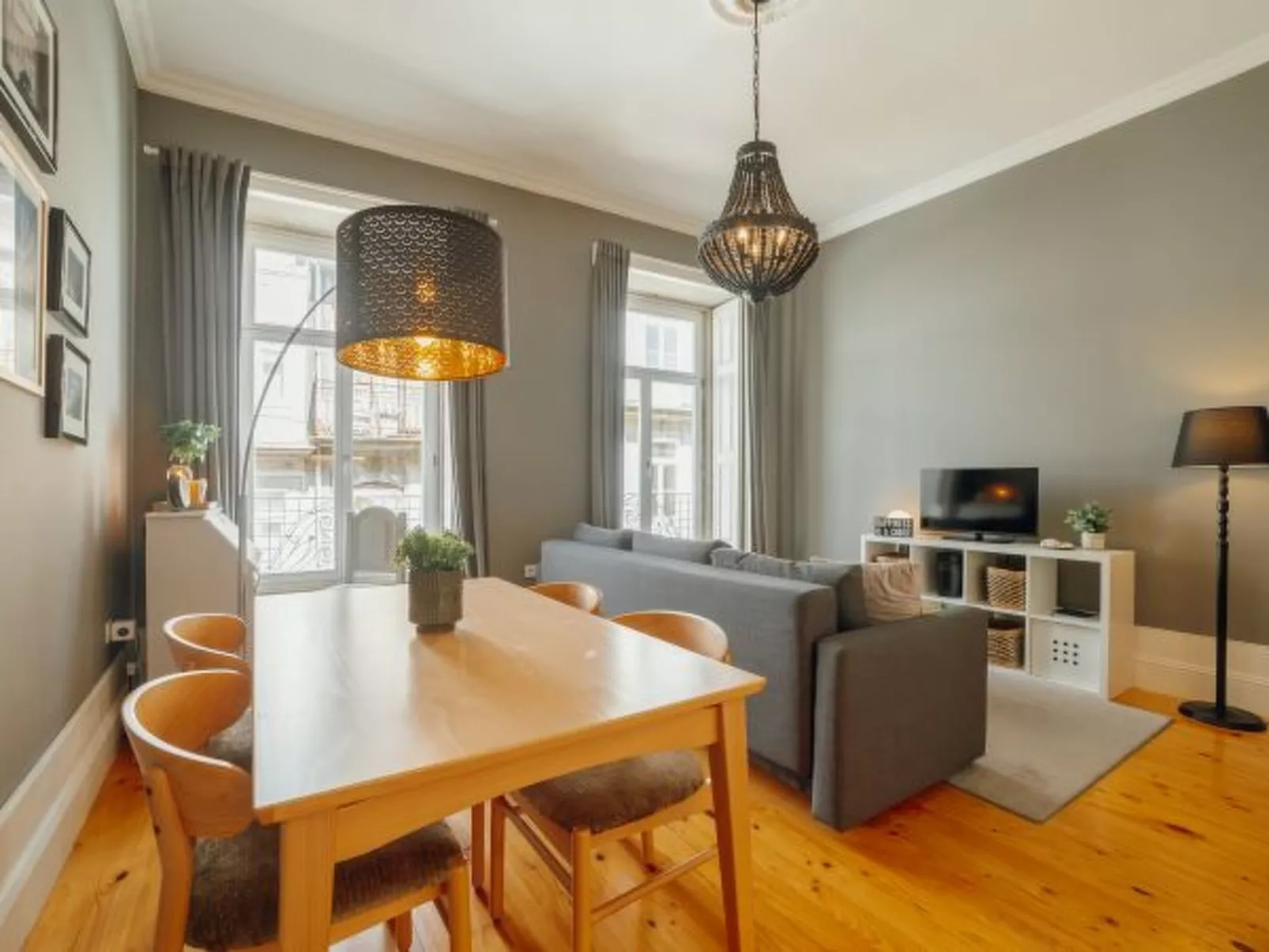 DOWNTOWN EXCELLENCE APARTMENT by VACATIONY