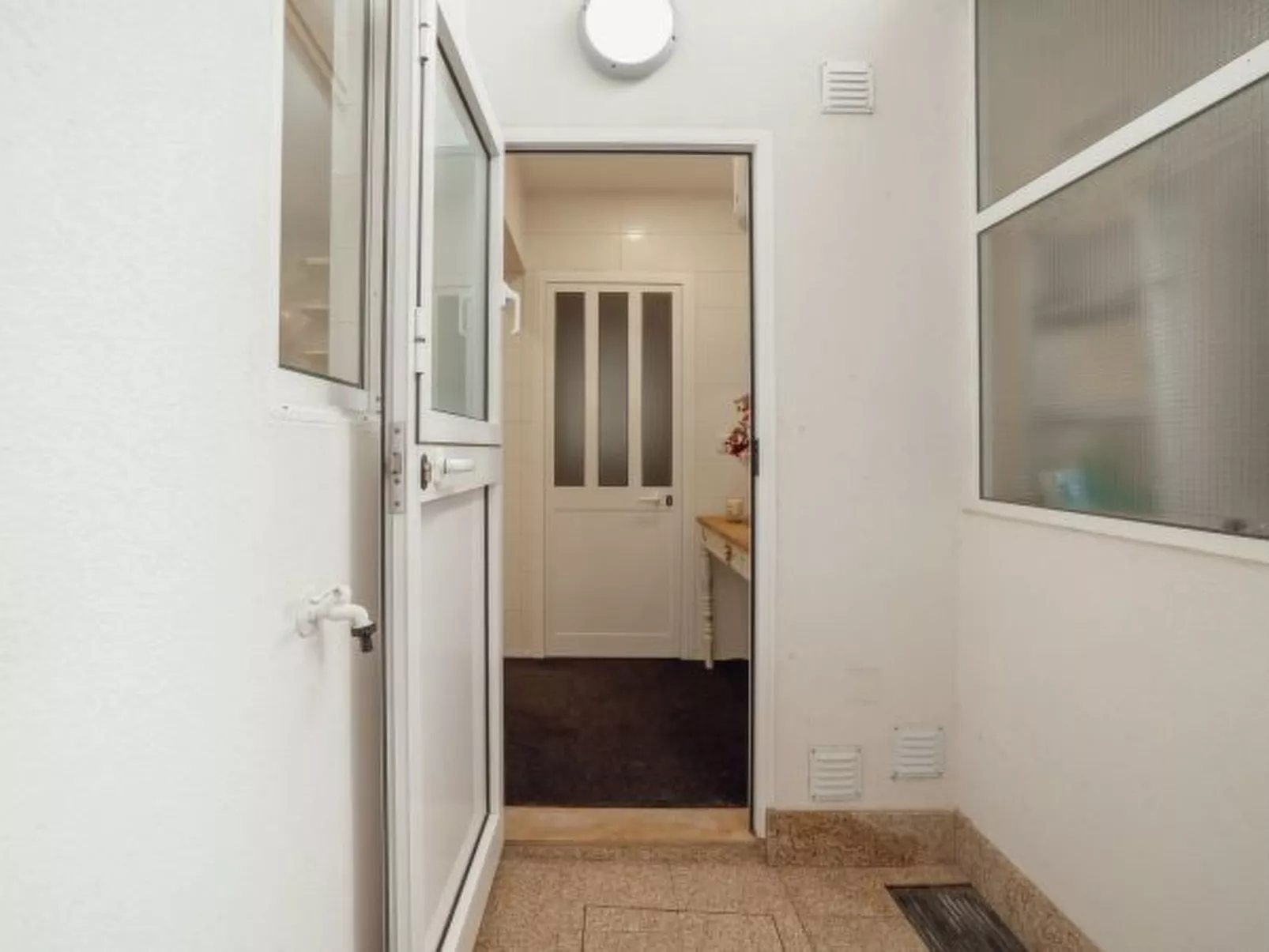 CITY CENTER COMFORT APARTMENT A by VACATIONY