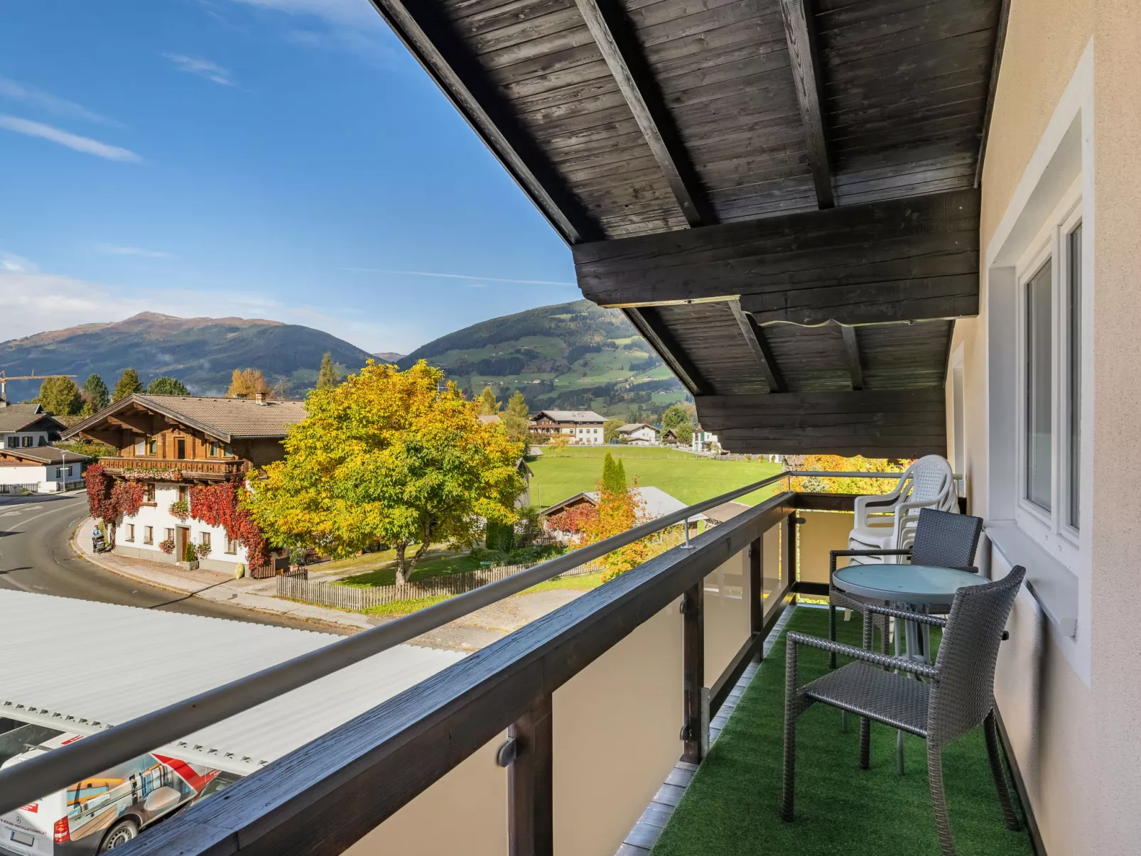 Weberbauer - Outside