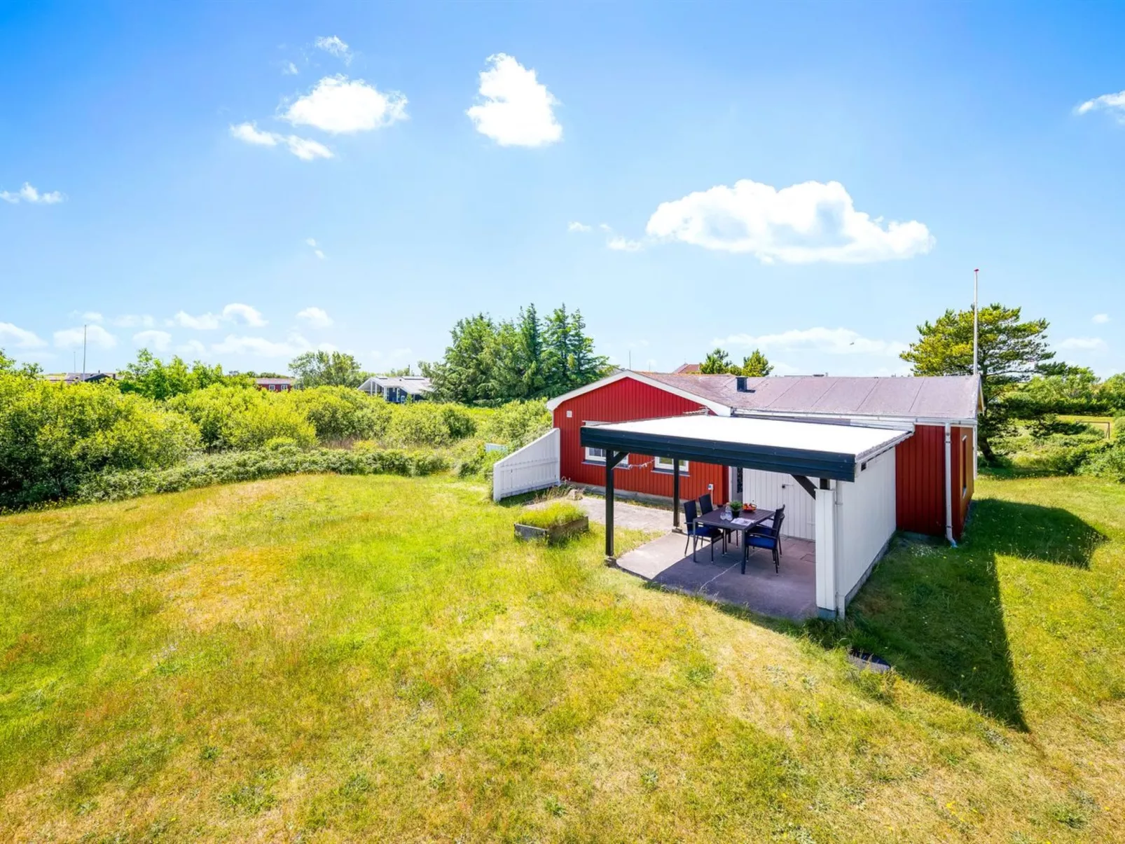 "Arntraud" - 500m from the sea