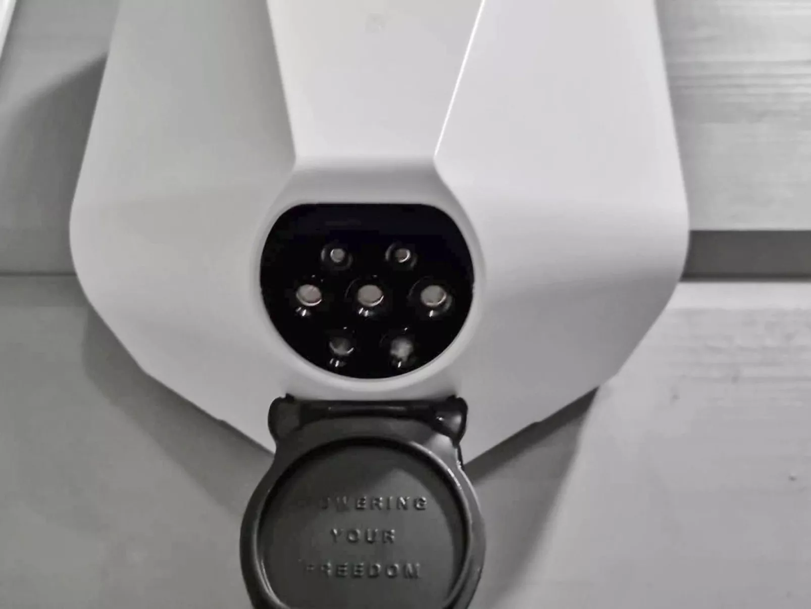 Saaruan aurinko - Dedans