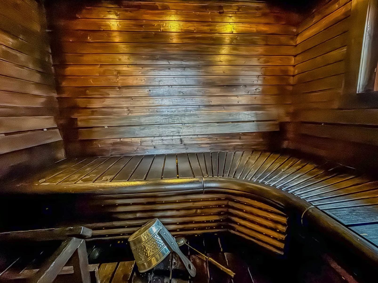 Hallan paroni b paritalo - Drinnen