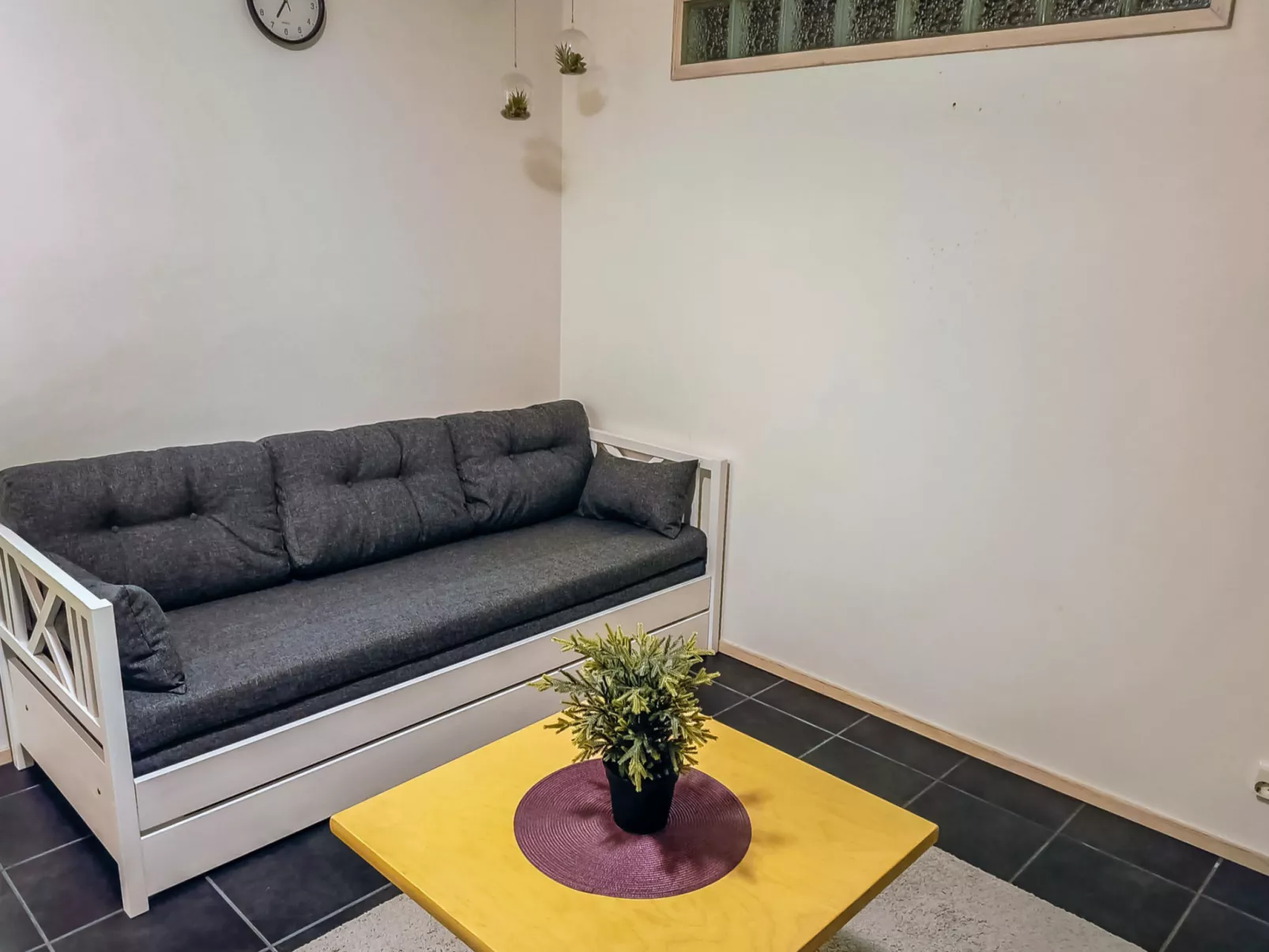 Pikku-pölly - Inside