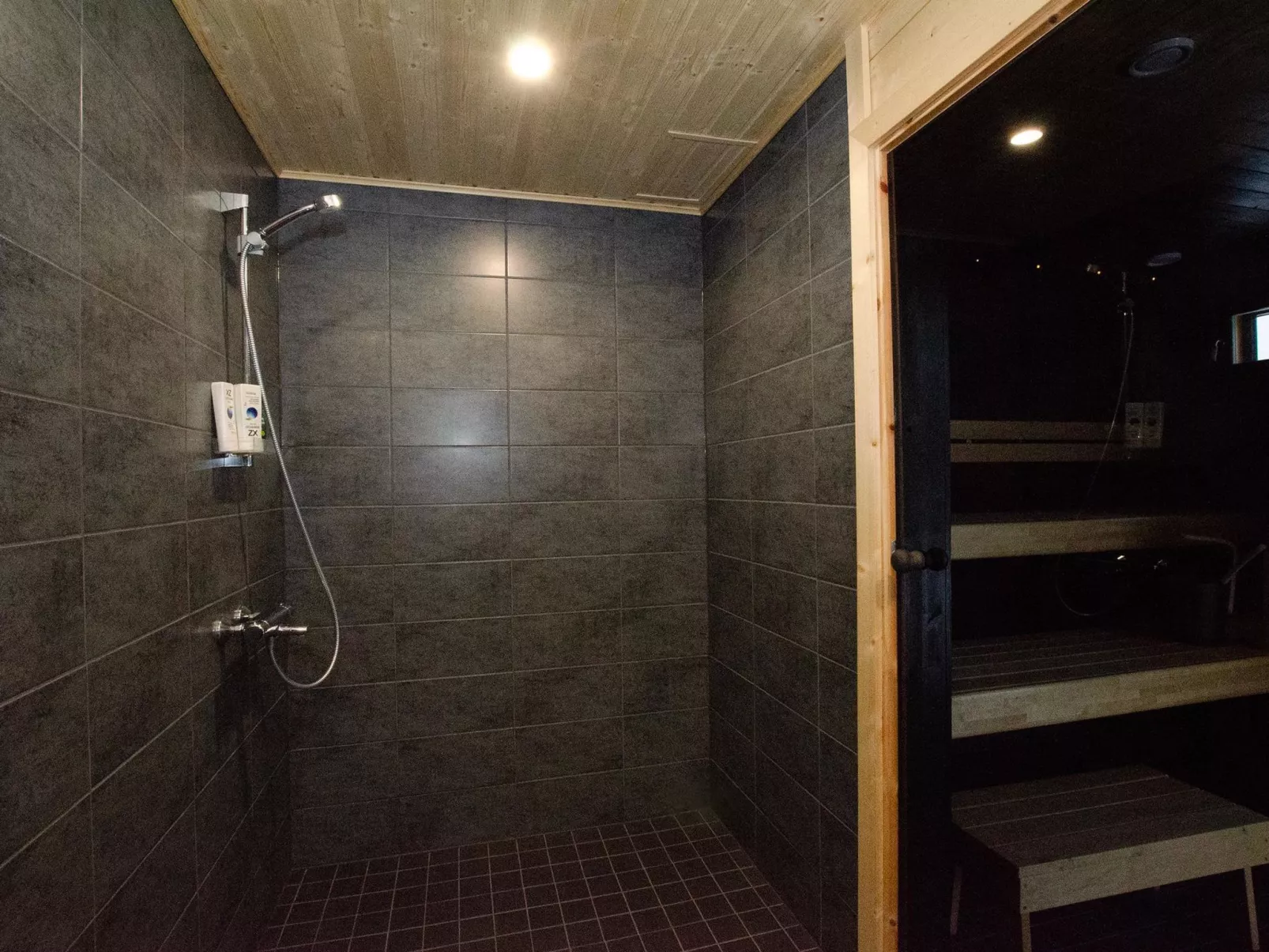 Lakeside villa - Dedans