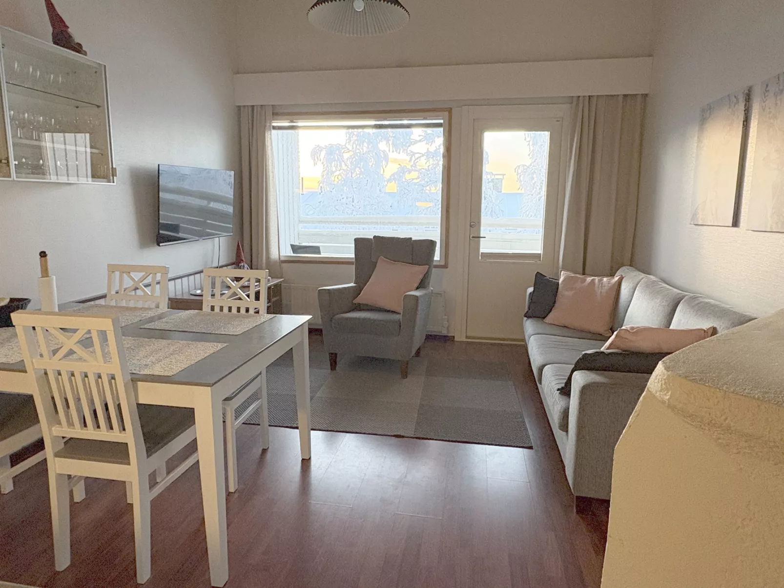 Lumikeidas - Drinnen