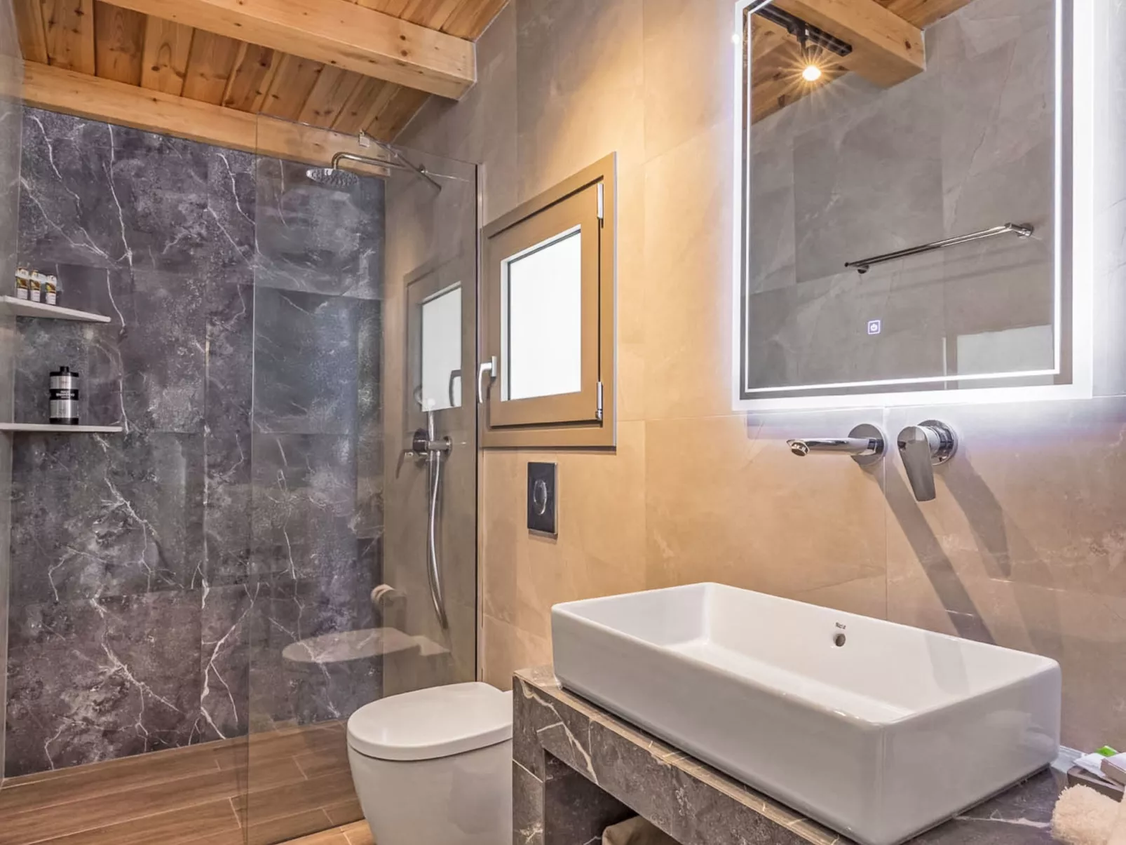 Ferienvilla "Arfna Villa B" mit privatem Pool - Dedans