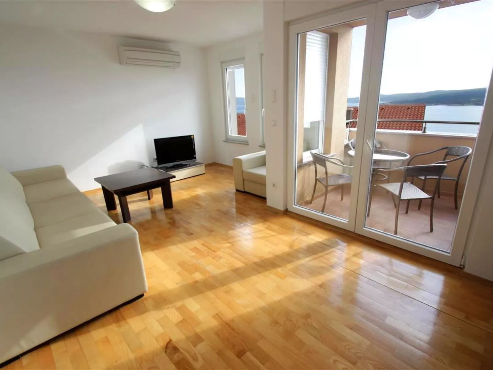 ANDREJ 1 / HR-04380-01