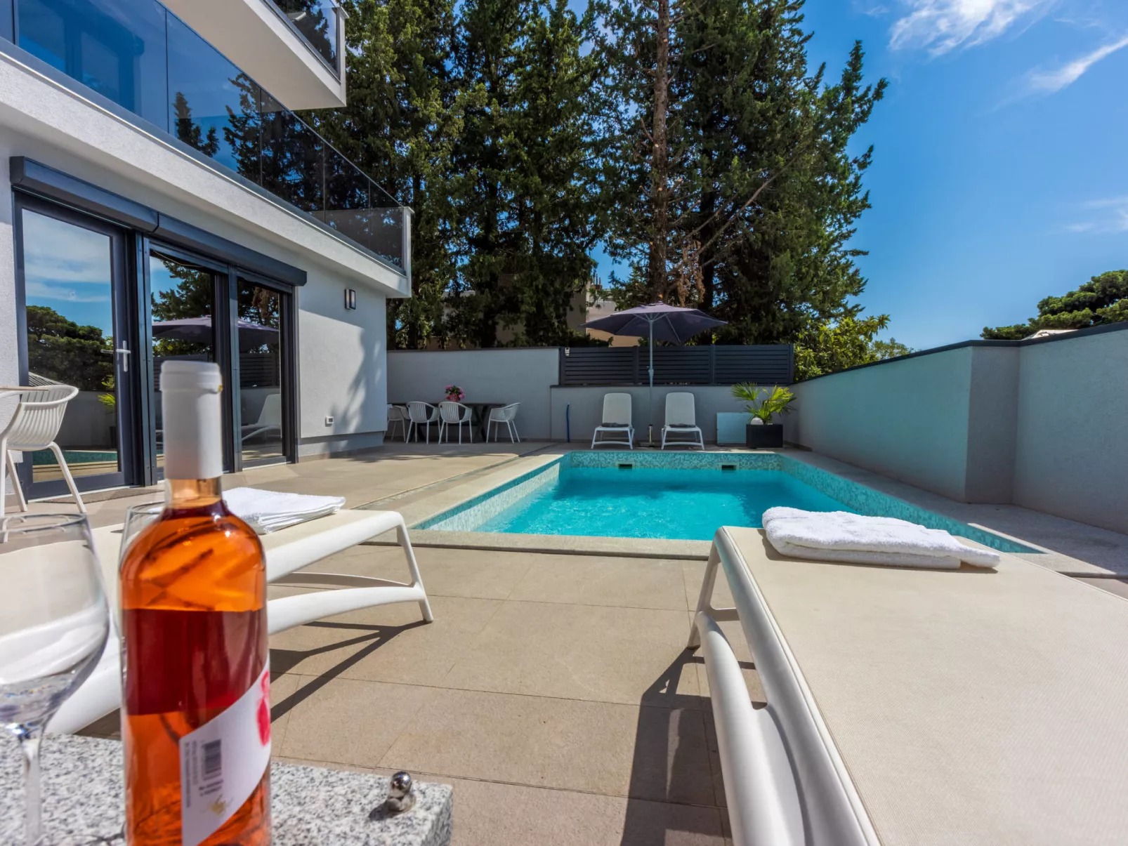 Holiday Oasis 1 - Helena / HR-10679-01