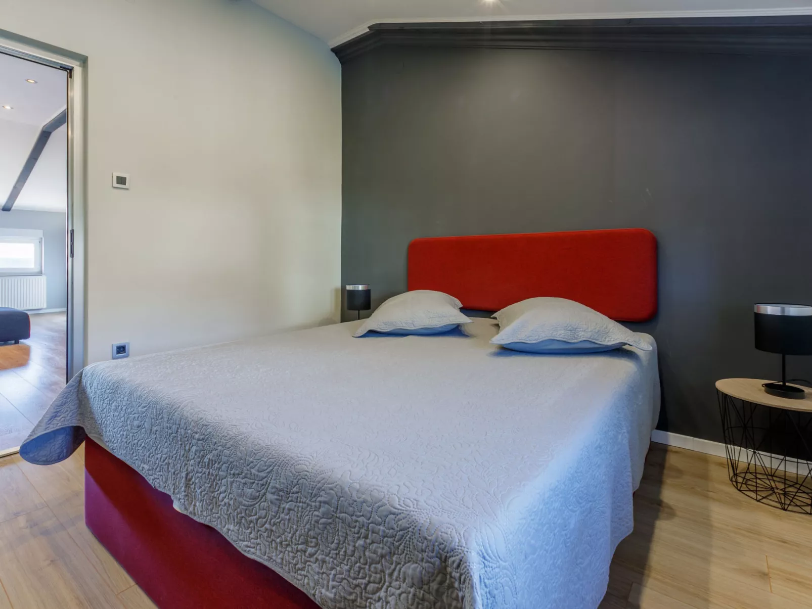 RED PARADISE / HR-10657-01