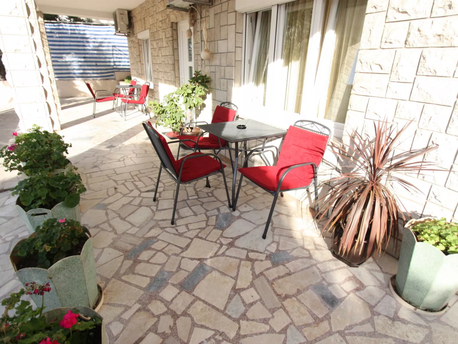 EVICA 4 / HR-07097-02