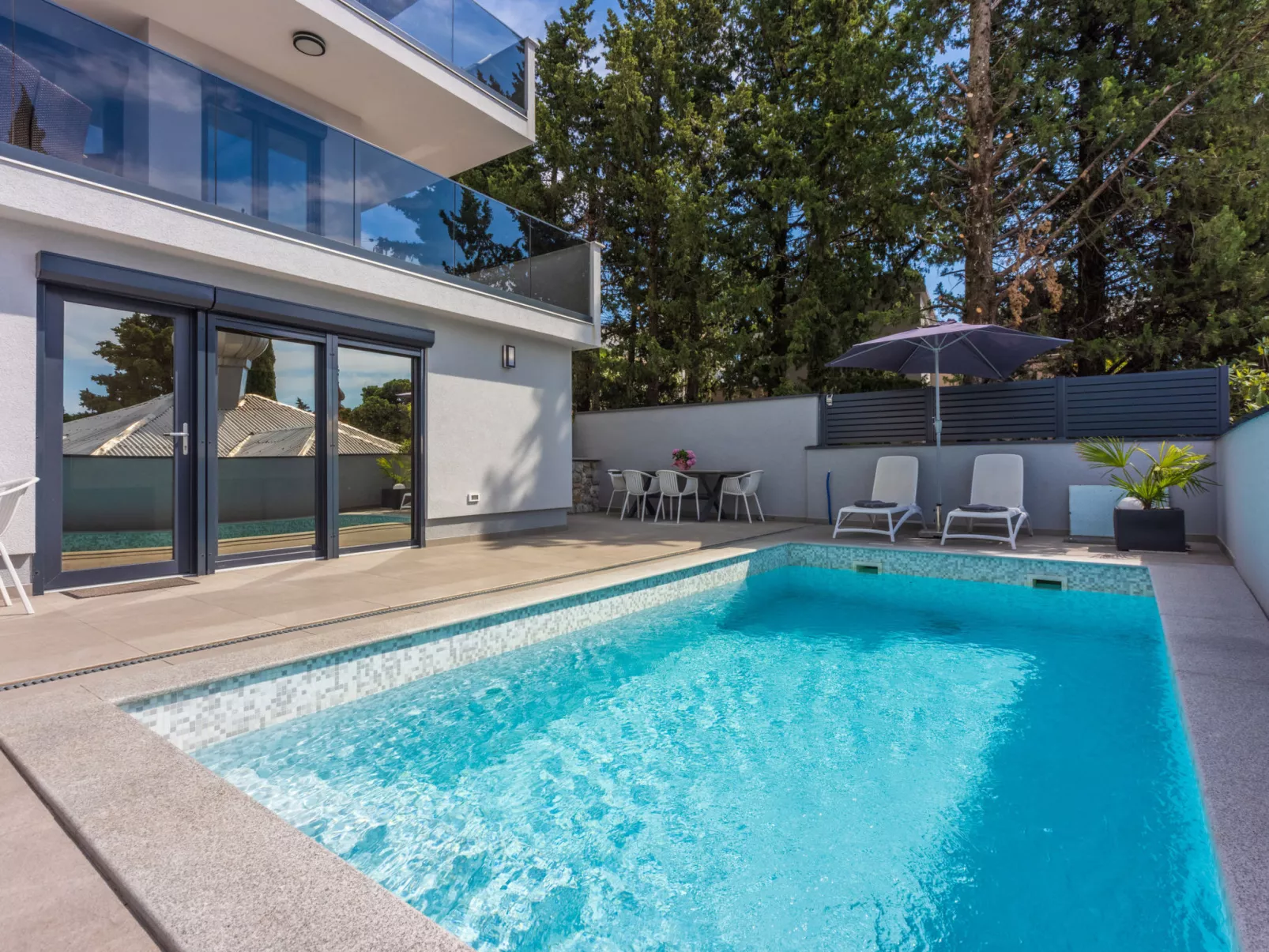 Holiday Oasis 4 - Konstantin / HR-10679-04