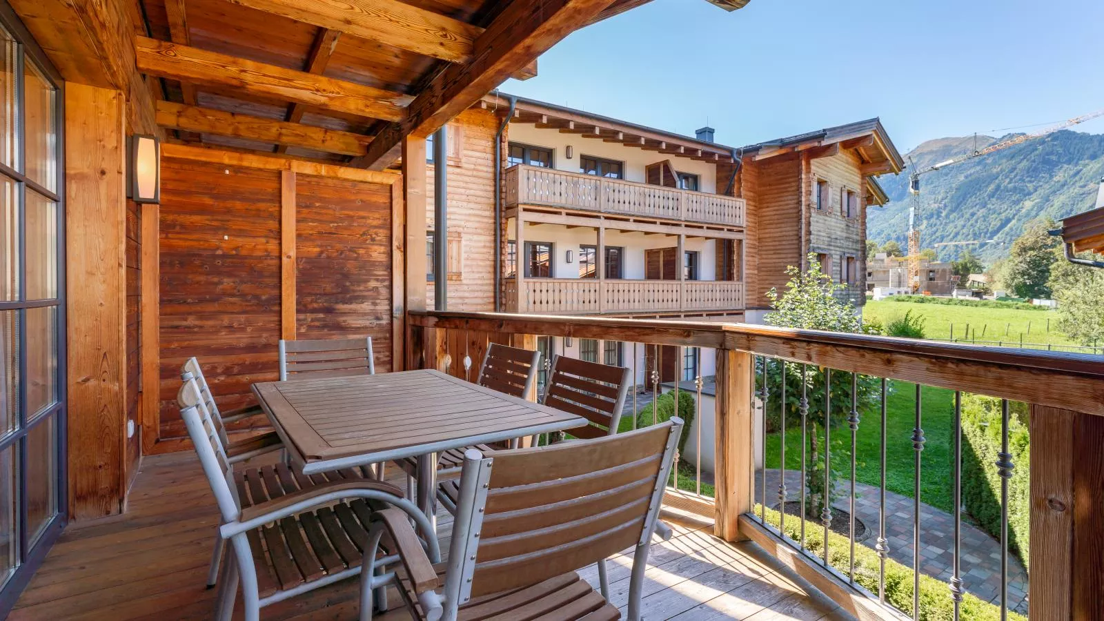 Mountainview-Terrassenbalkon