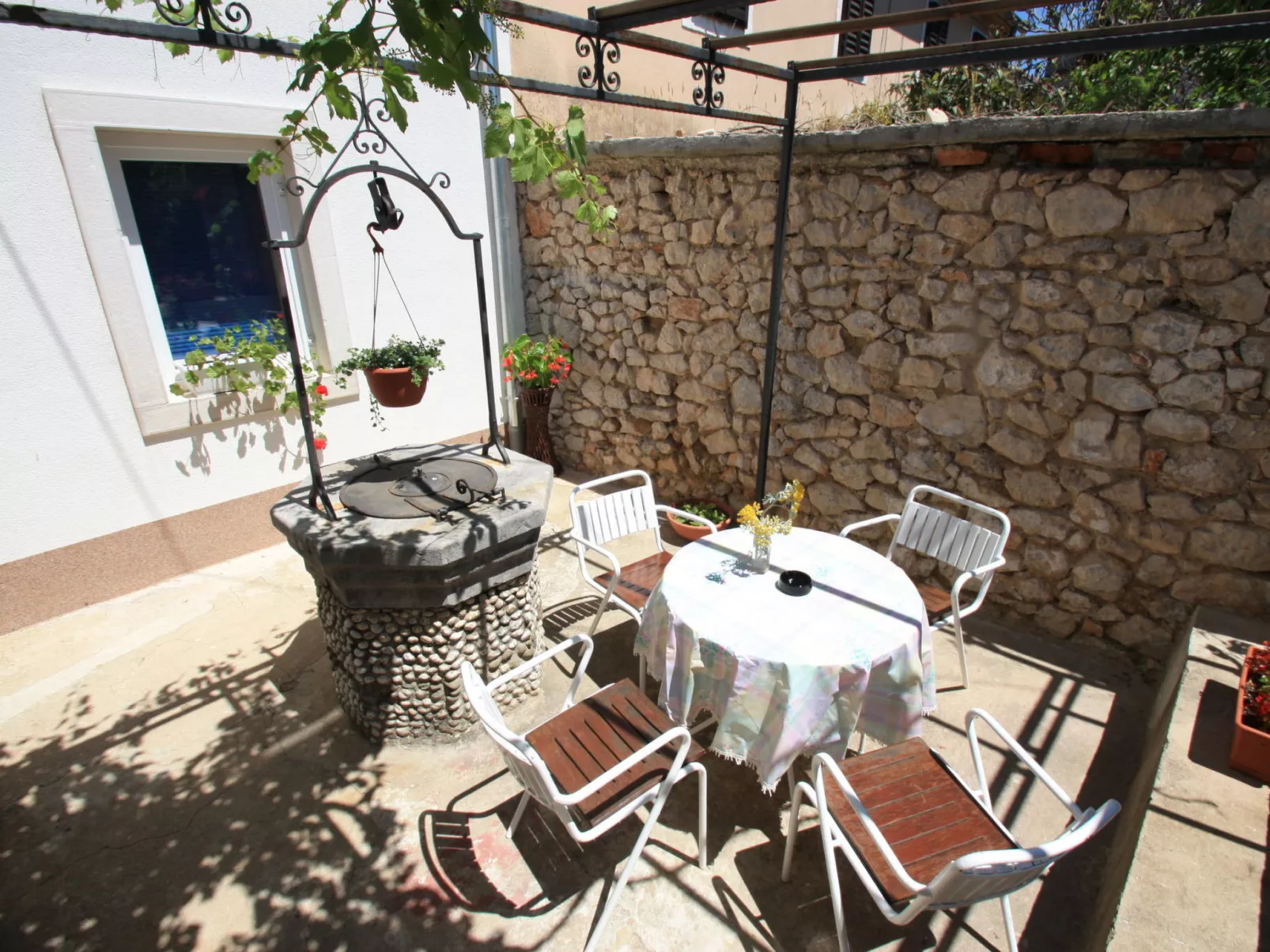 BRNIC 2 / HR-08094-01