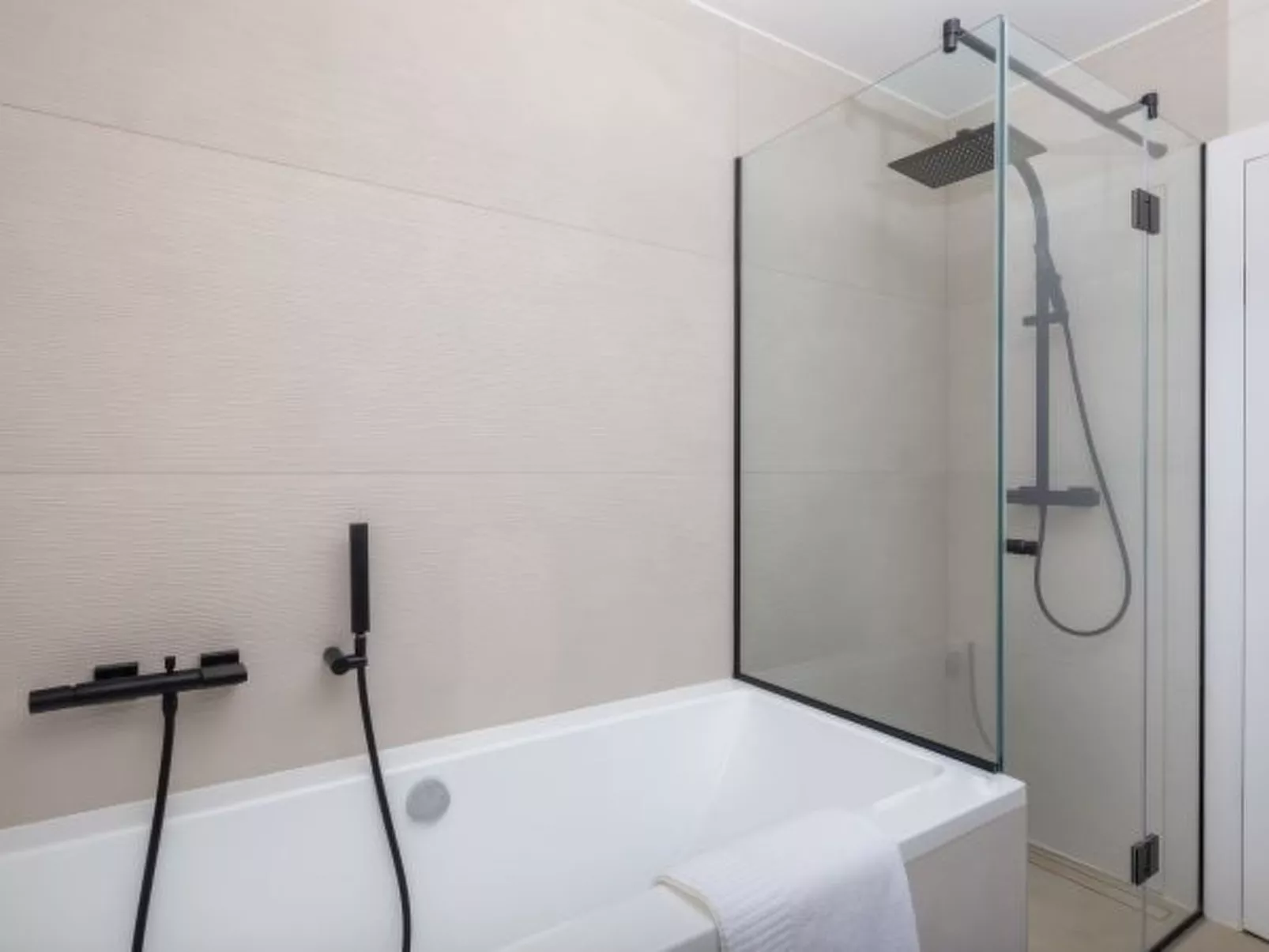 Villa Acacia with heated pool