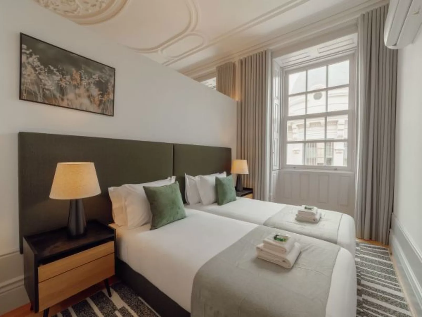 HEART OF PORTO APARTMENT C by VACATIONY