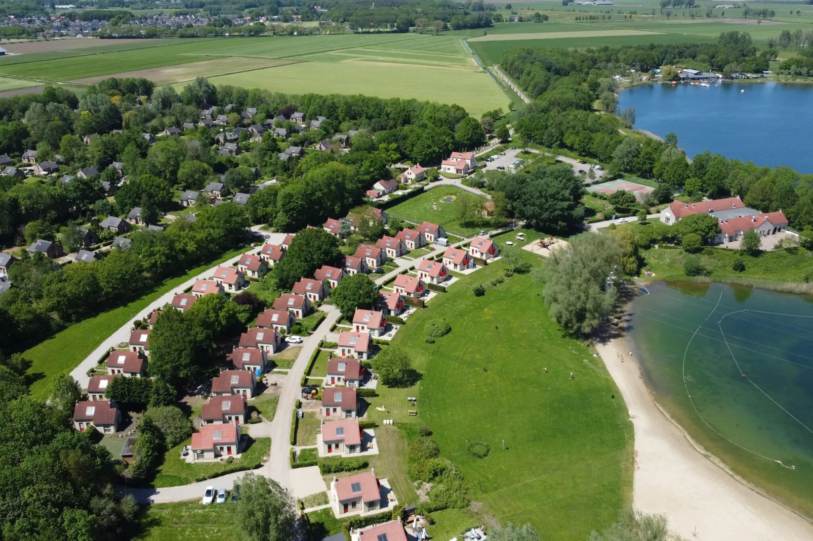 Vakantiepark 't Broeckhuys 1-Park facilities