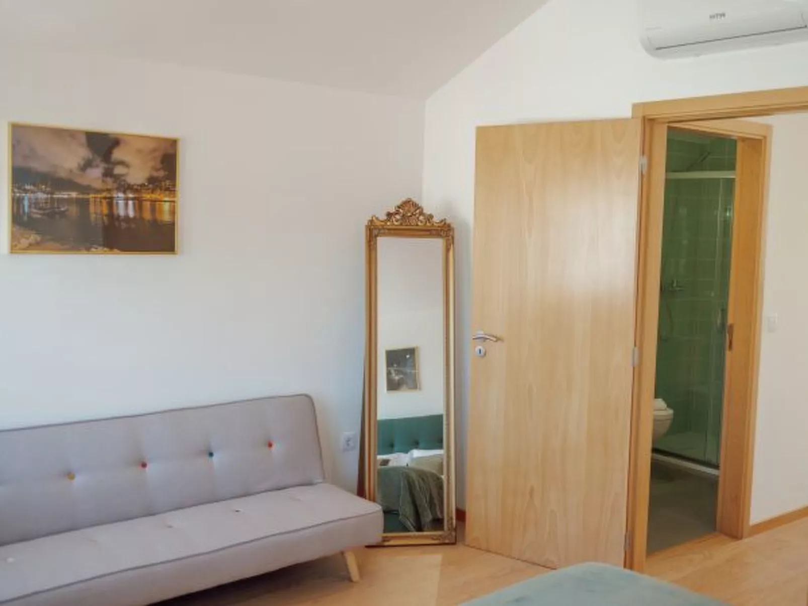 MODERN & STYLISH APARTMENT III by VACATIONY