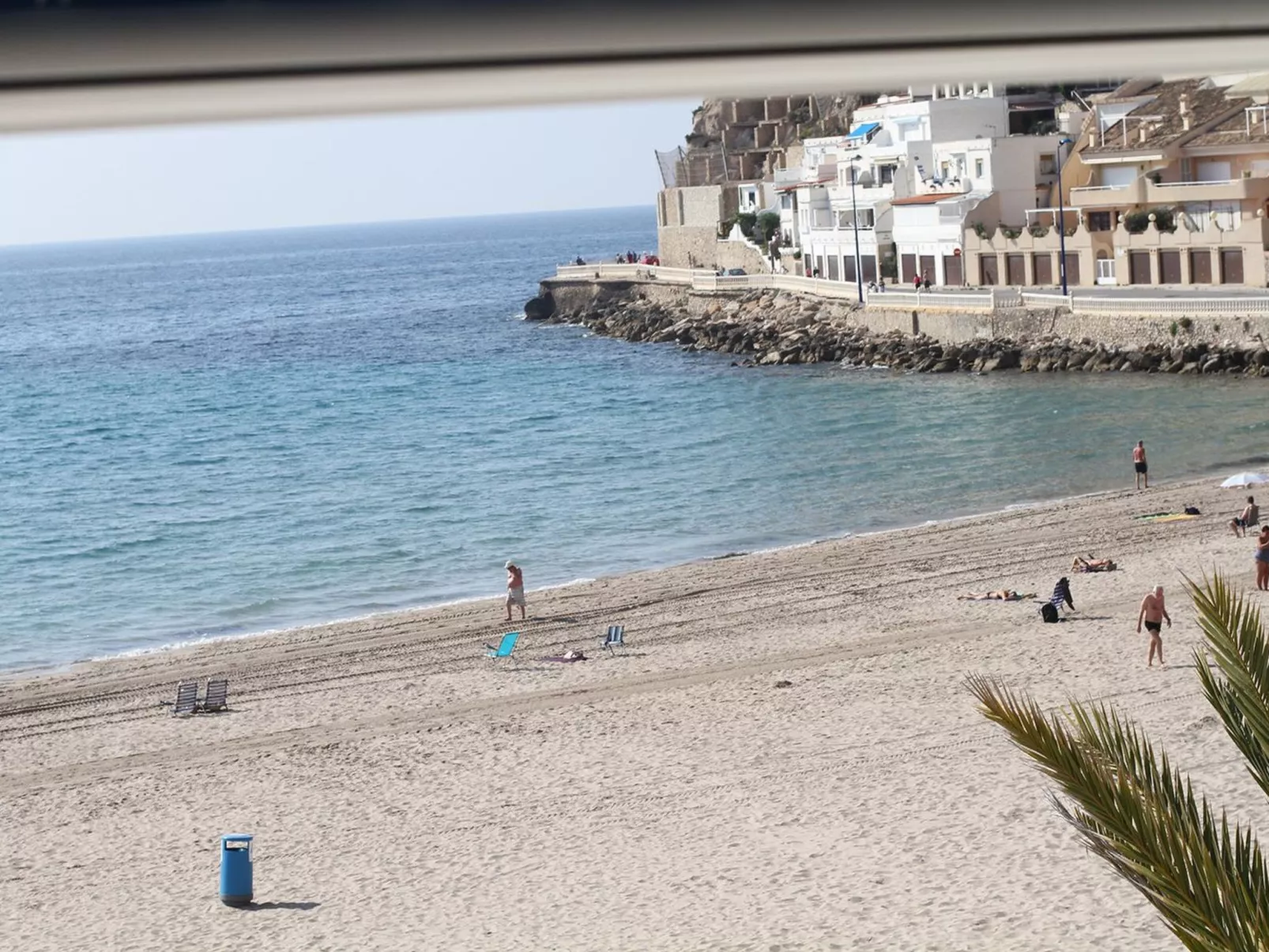 Wohnung in Cala mit Großem Balkon