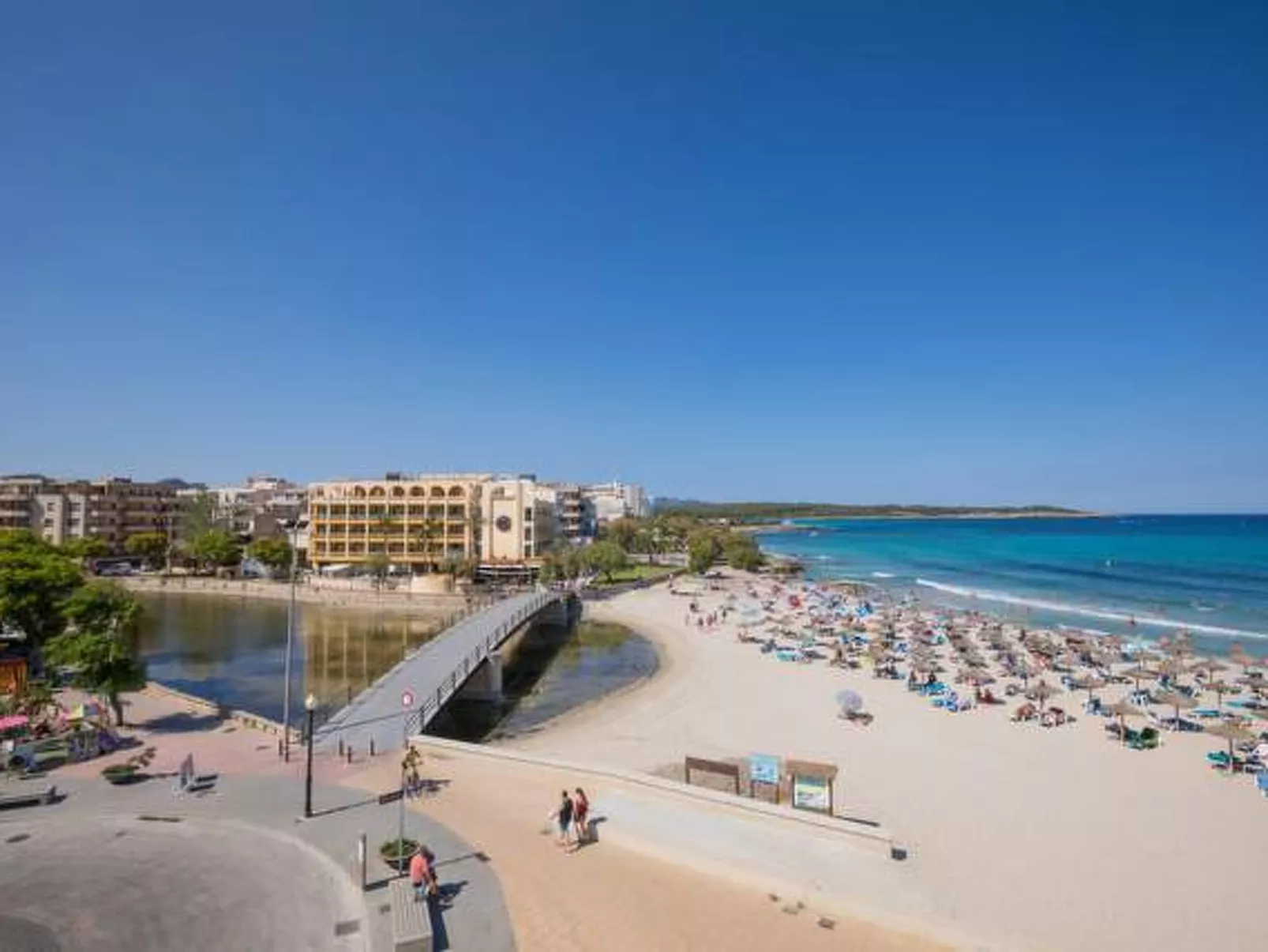 Tolle Wohnung in S'illot-Cala Morlanda mit Terrasse
