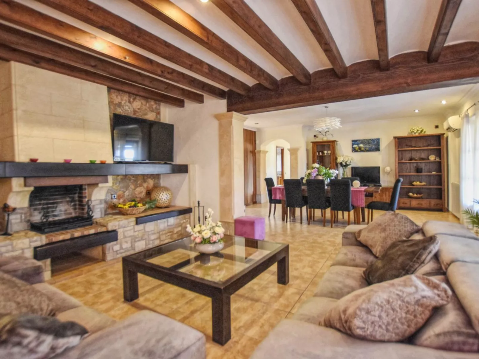 Wunderschönes Ferienhaus in Ariany mit Privatem Pool