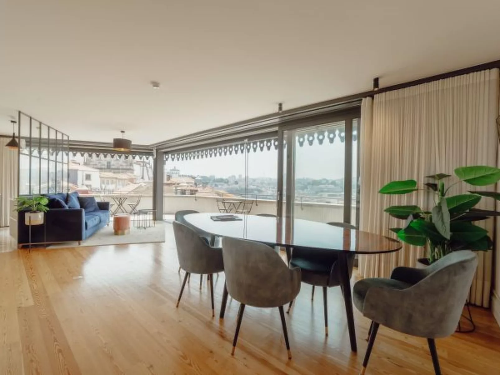 DOWNTOWN PENTHOUSE with RIVER VIEW by VACATIONY