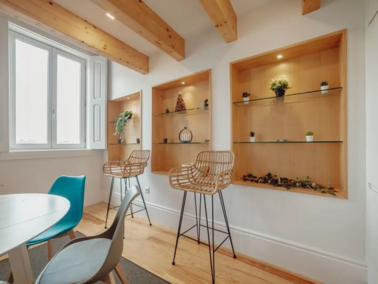 DOWNTOWN CLERIGOS with RIVER VIEW by VACATIONY