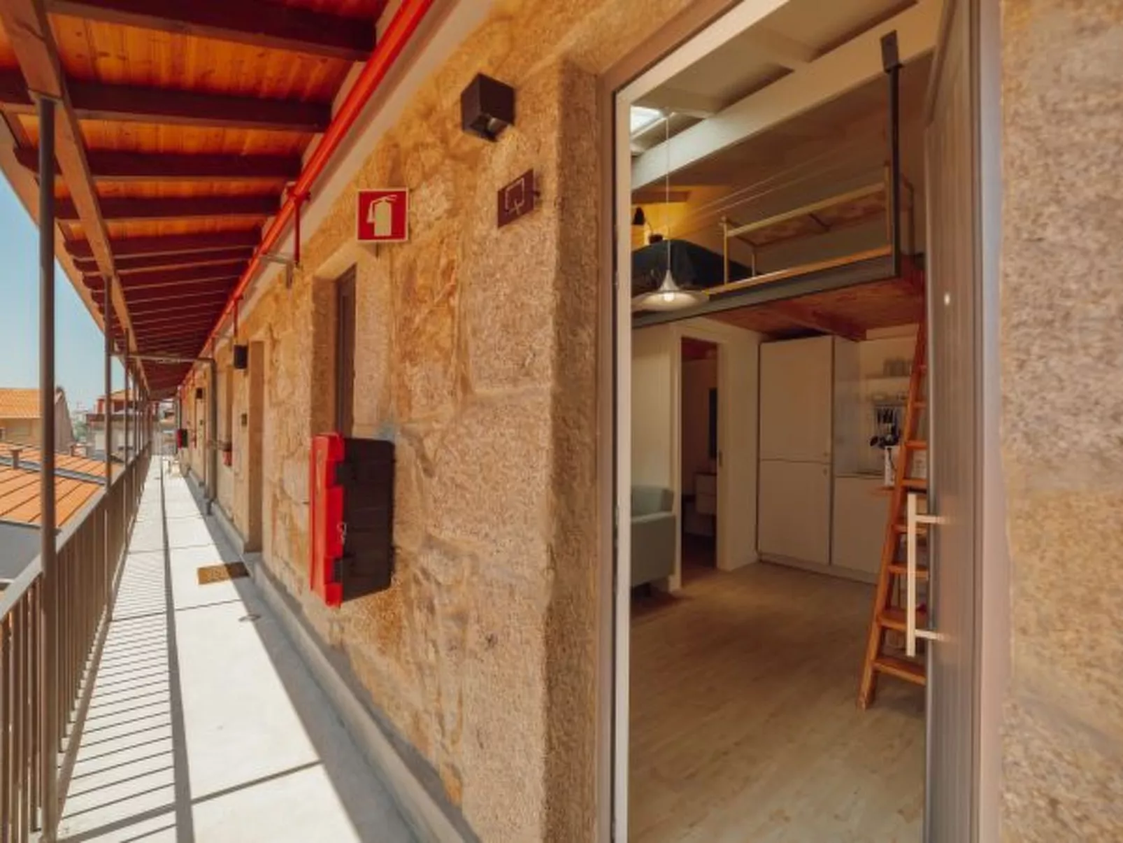 MEZZANINE STYLISH APARTMENT Q by VACATIONY