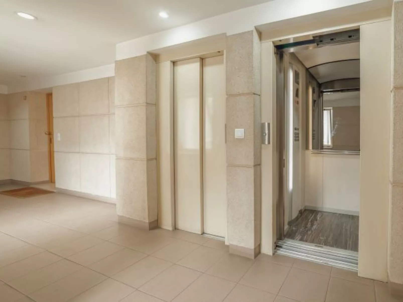 DOWNTOWN TRINDADE WITH TERRACE by VACATIONY