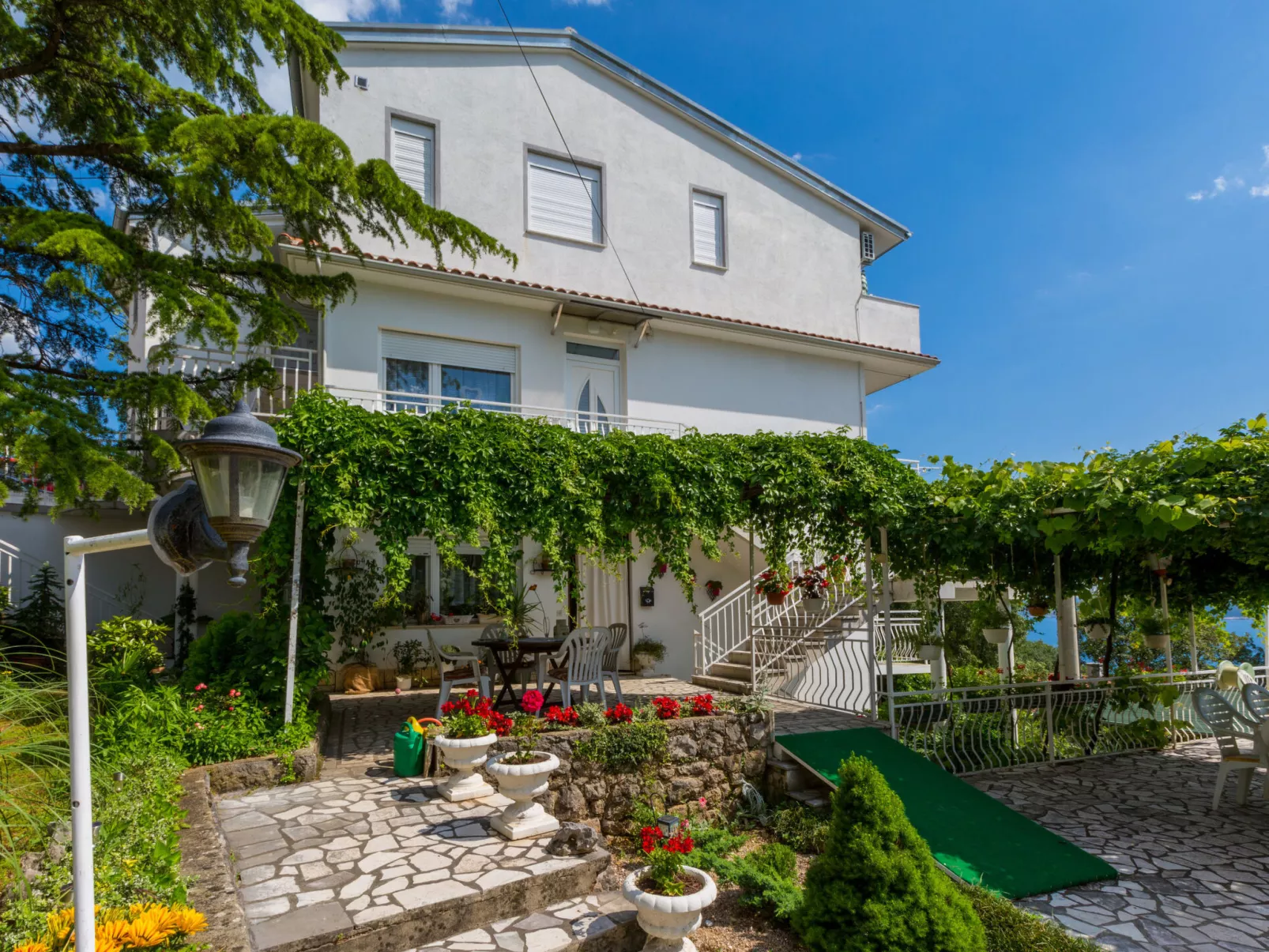 ELLA 4 / HR-02352-04