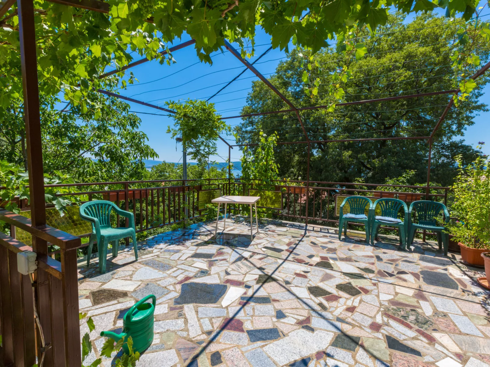 BARISIC 2 / HR-05614-02