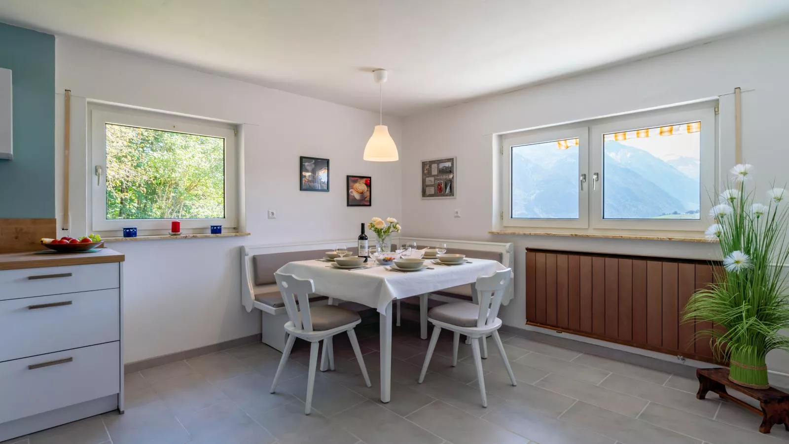 Jeremys-Dining room