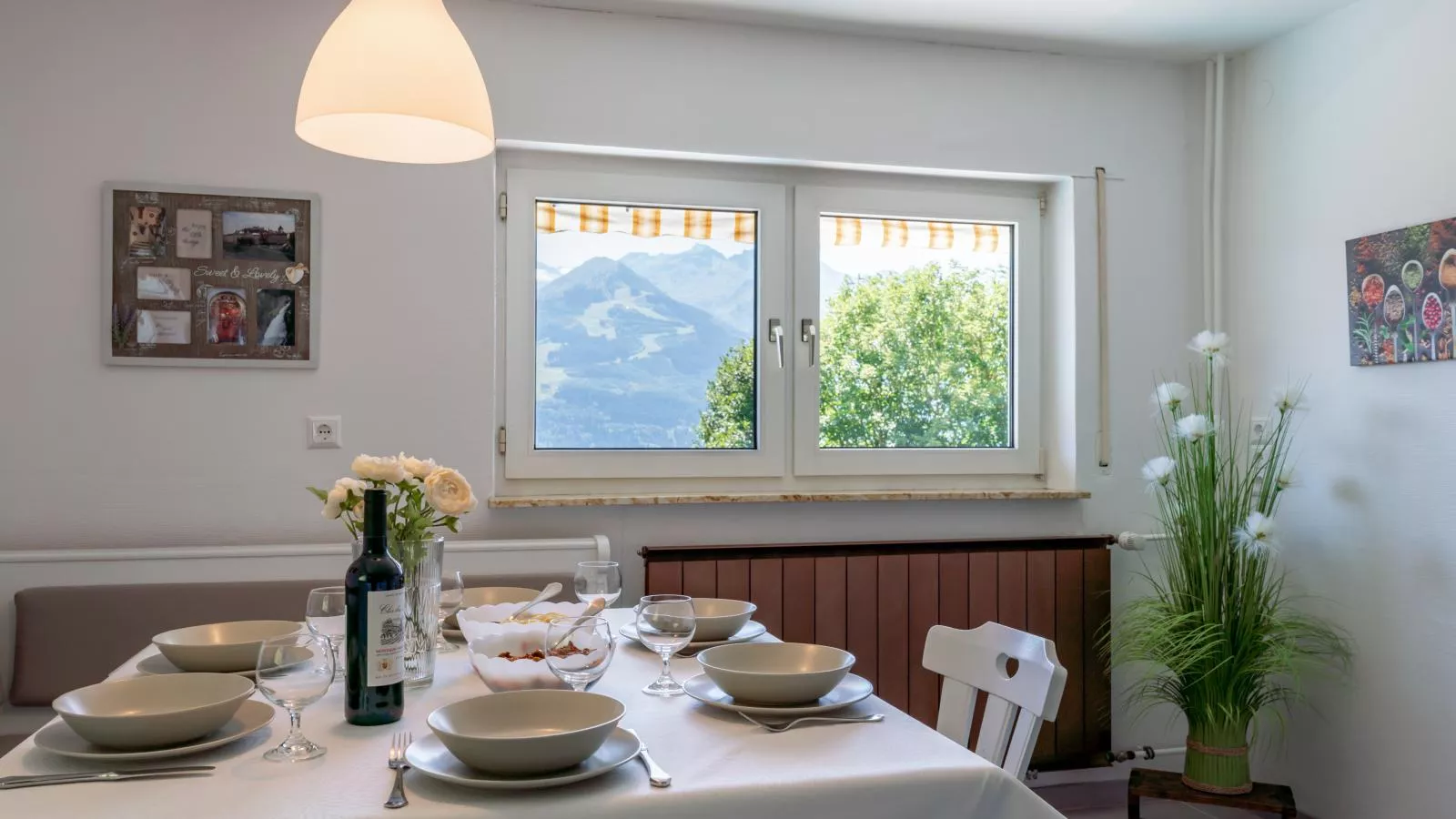 Jeremys-Dining room