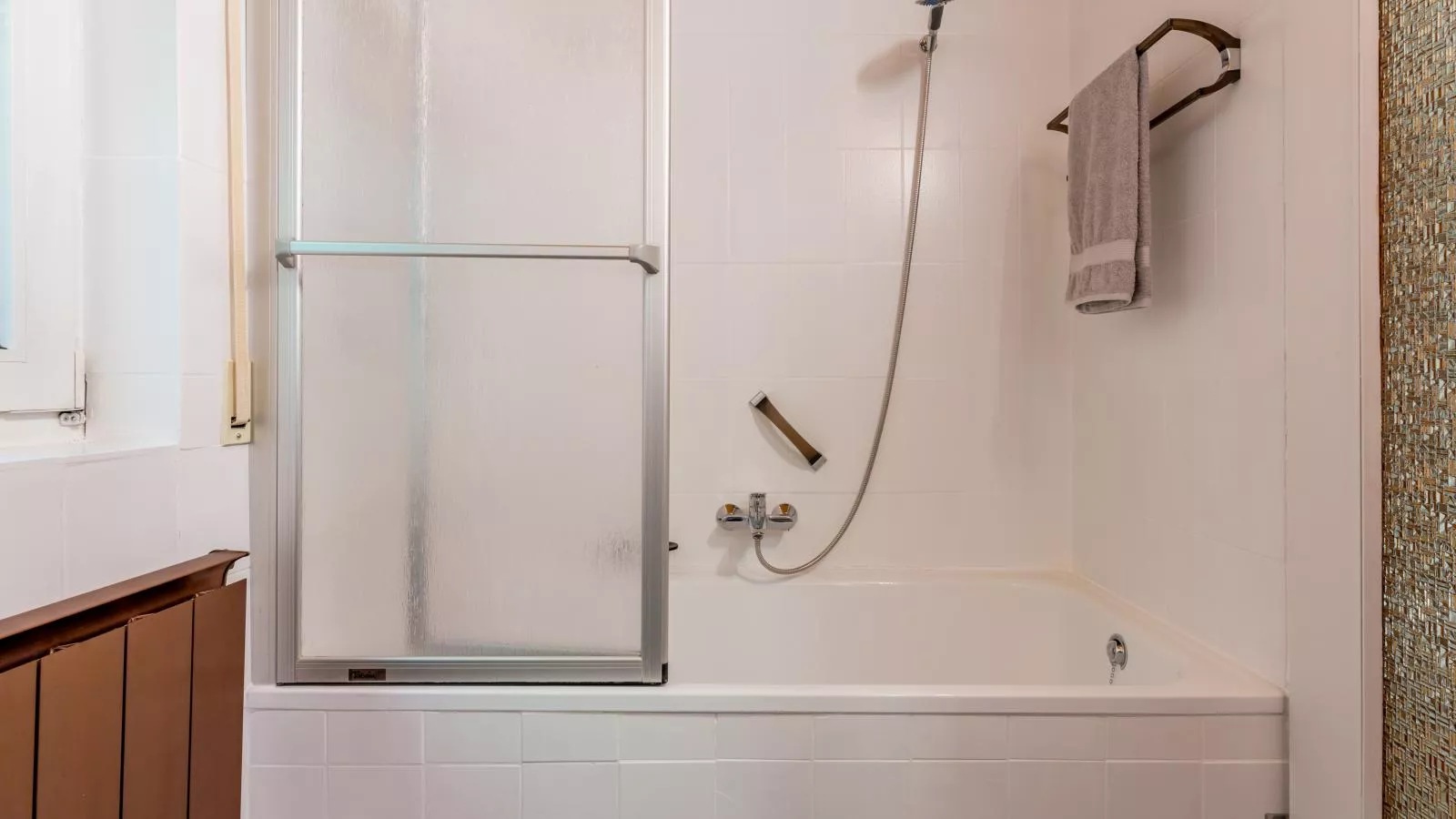 Jeremys-Bathroom