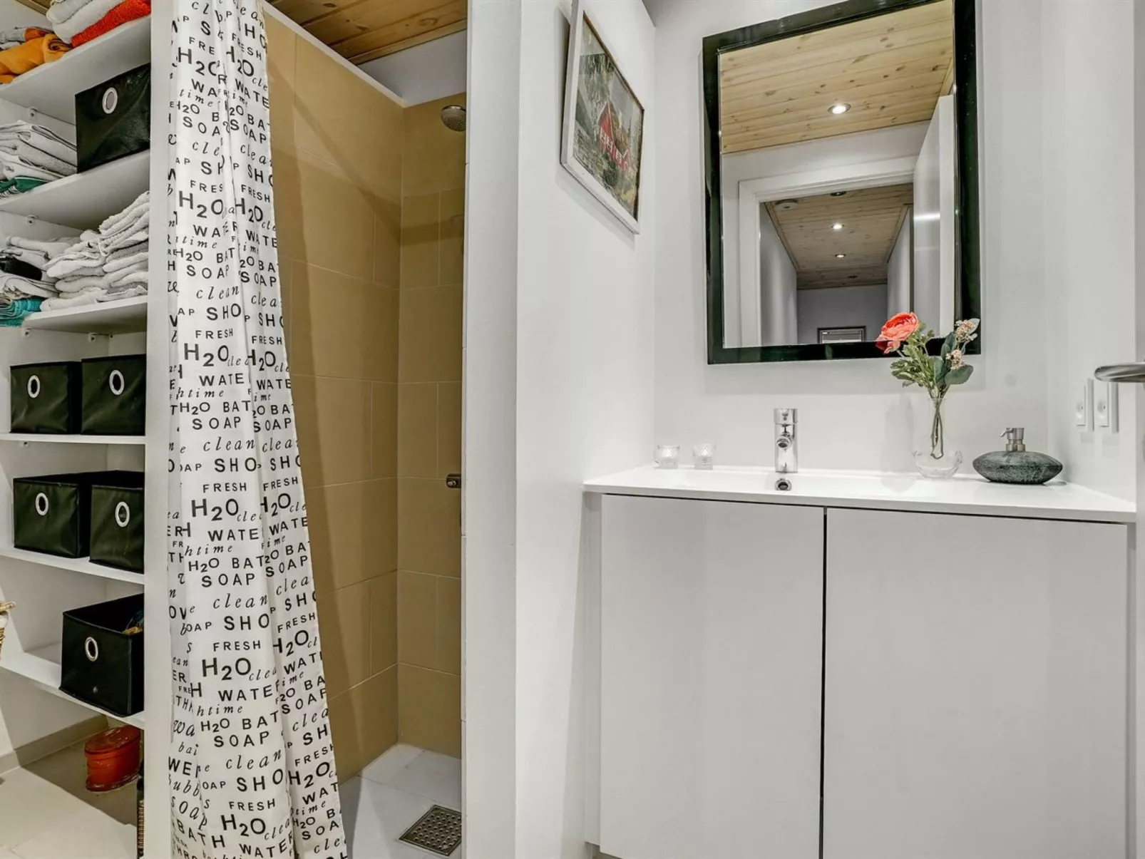 "Orm" - 550m to the fjord - Inside