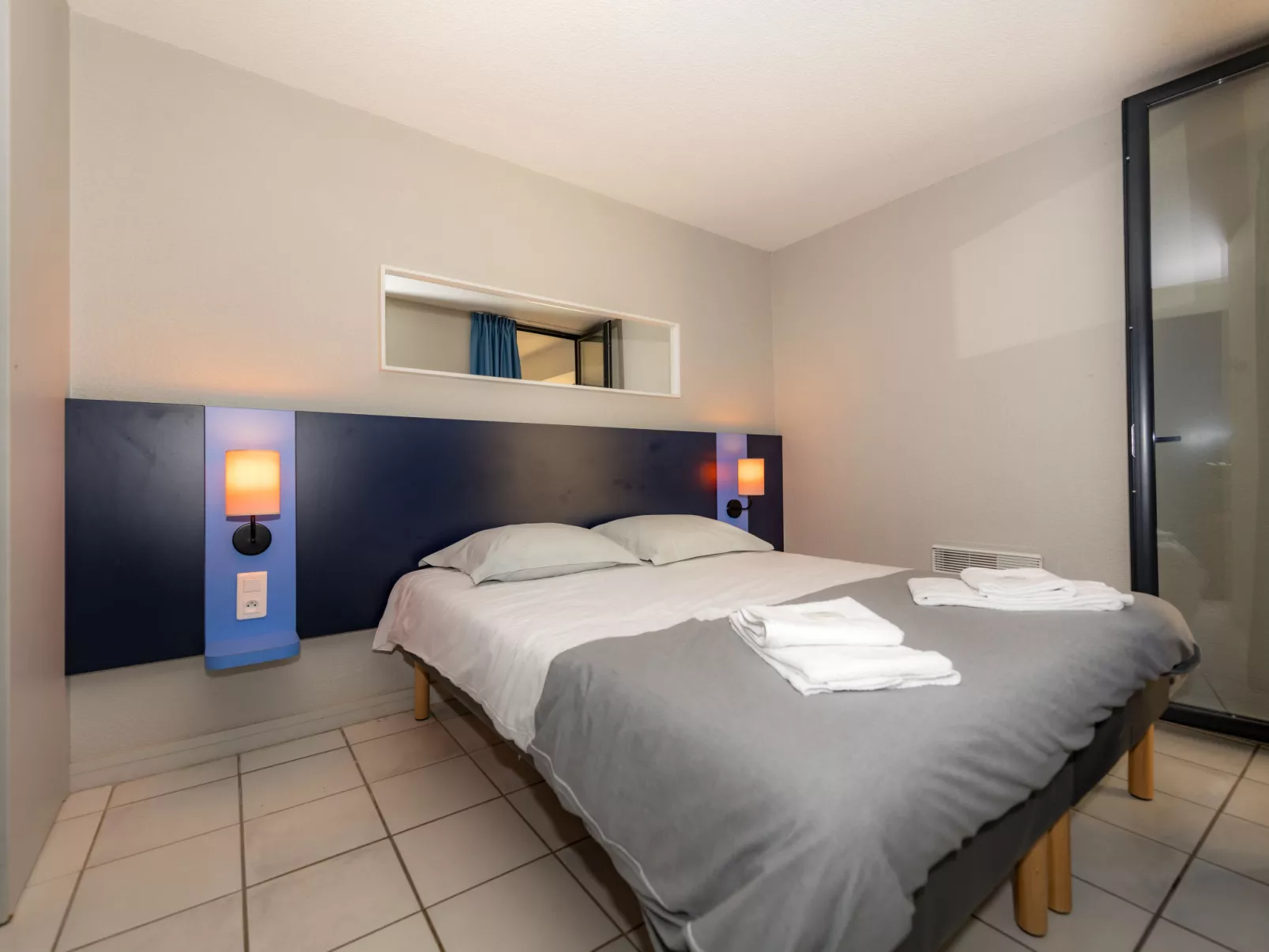 Lou Castel - Drinnen