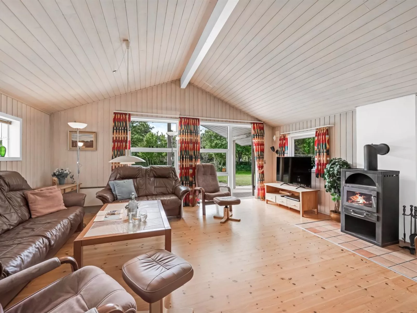 "Salla" - 1.2km from the sea - Inside