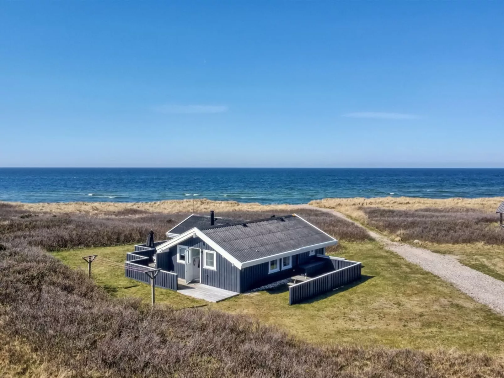 "Minka" - 58m from the sea - Outside