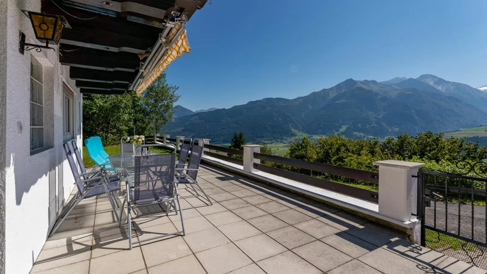 Jeremys-Terrace balcony