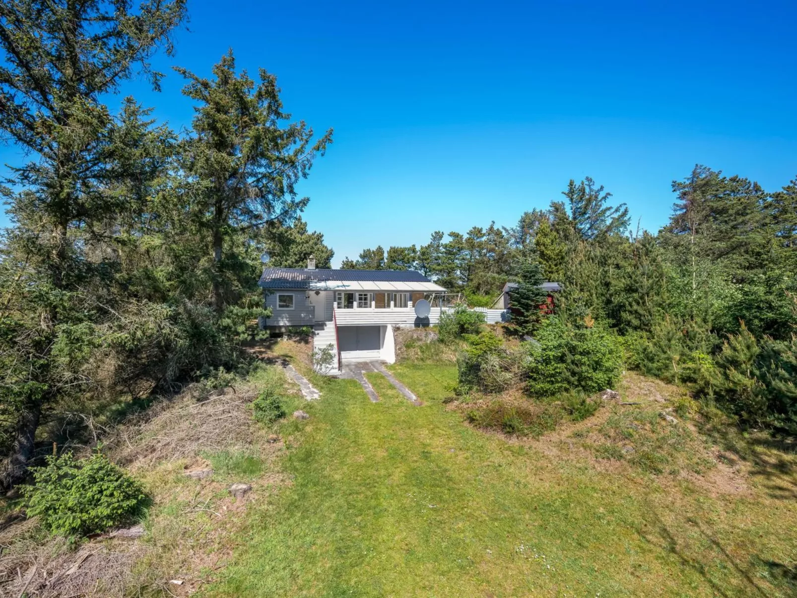 "Jonnhild" - 700m from the sea - Outside