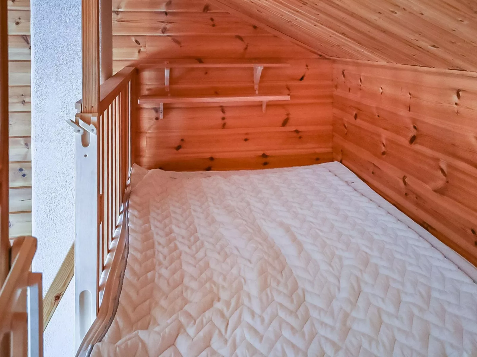 Joutsenlaulu - Drinnen