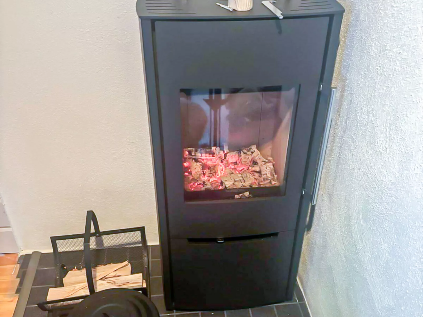 Mustalampi 5 satakieli - Dedans