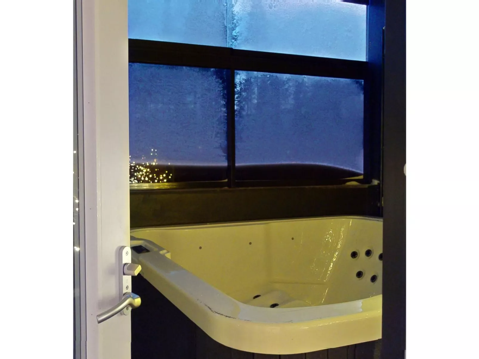 Röllimetsä d 4 - Drinnen