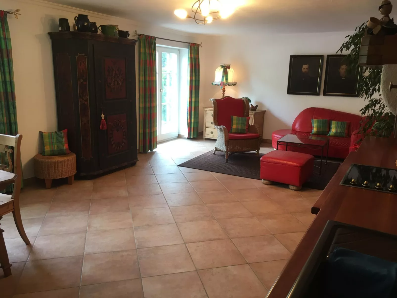 Idyllische Ferienwohnung in sonniger Hanglage - Drinnen